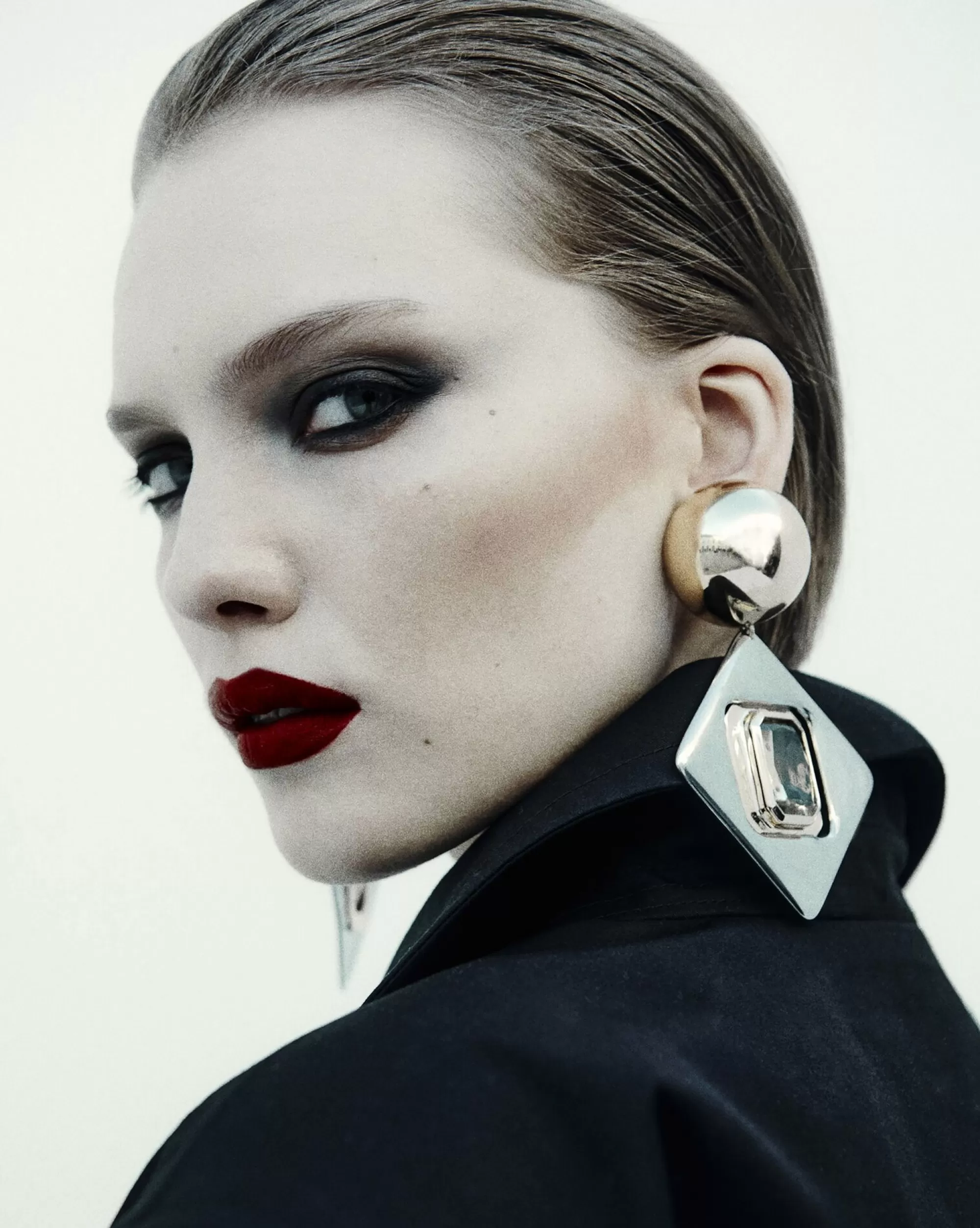 Women Saint Laurent EARRINGS^Geometric Earrings In Resin And Metal | | YSL.com