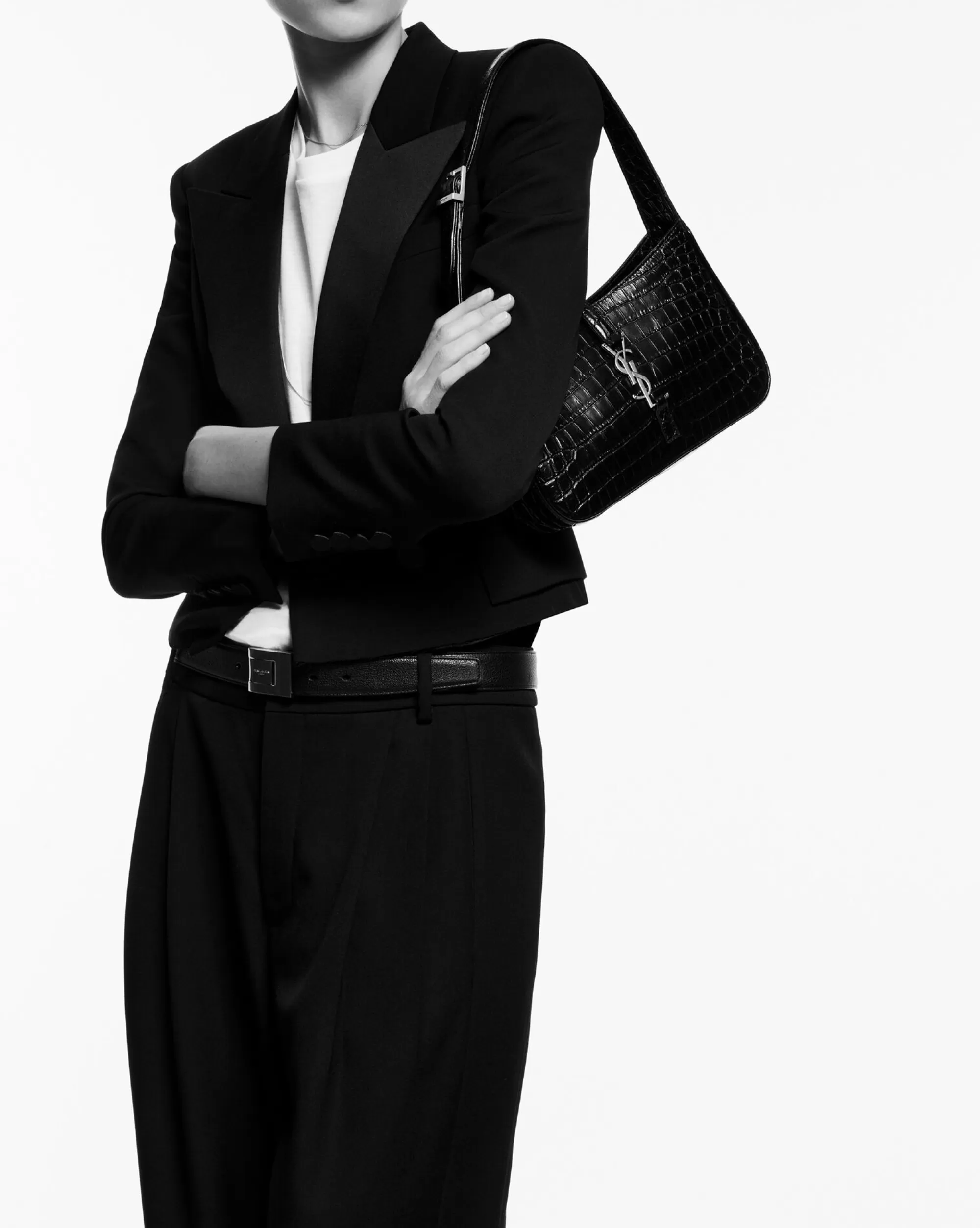 Women Saint Laurent HOBOS AND BUCKETS | SHOULDER BAGS^LE 5 À 7 In Crocodile-embossed Shiny Leather | | YSL.com