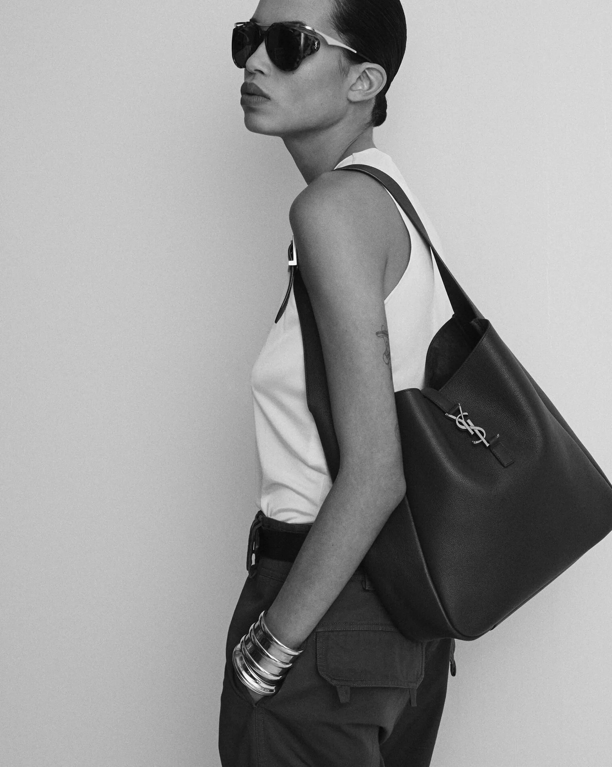 Women Saint Laurent HOBOS AND BUCKETS | SHOULDER BAGS^LE 5 À 7 Supple LARGE In Smooth Leather | | YSL.com